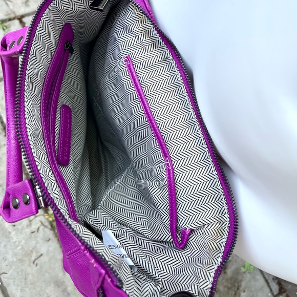 FINAL PRICE: Steve Madden Fuchsia Purple Crossbody Bag - Picture 5 of 9
